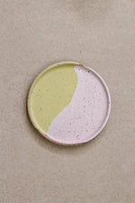 Load image into Gallery viewer, Snack plate - banana &amp; dusty pink
